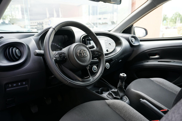 Toyota Aygo X 1.0 VVT-i MT Play + CAMERA / ADAPTIEVE CRUISE / CARPLAY
