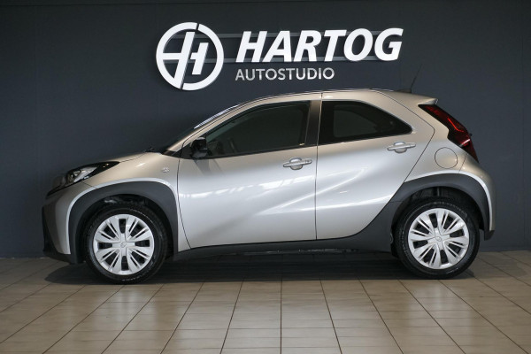 Toyota Aygo X 1.0 VVT-i MT Play + CAMERA / ADAPTIEVE CRUISE / CARPLAY