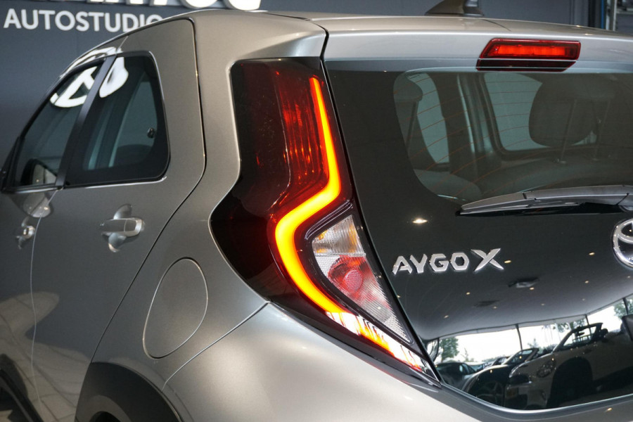Toyota Aygo X 1.0 VVT-i MT Play + CAMERA / ADAPTIEVE CRUISE / CARPLAY