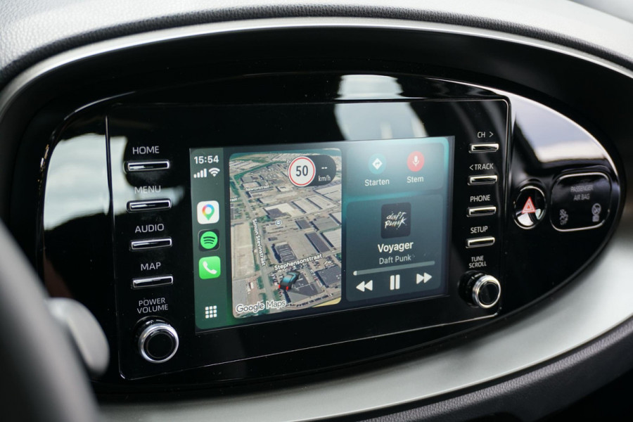 Toyota Aygo X 1.0 VVT-i MT Play + CAMERA / ADAPTIEVE CRUISE / CARPLAY
