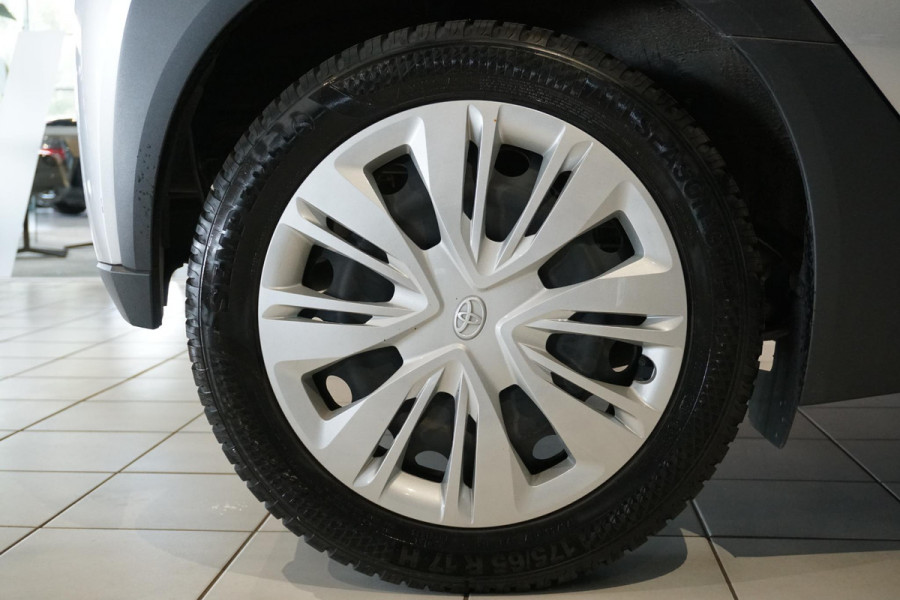 Toyota Aygo X 1.0 VVT-i MT Play + CAMERA / ADAPTIEVE CRUISE / CARPLAY