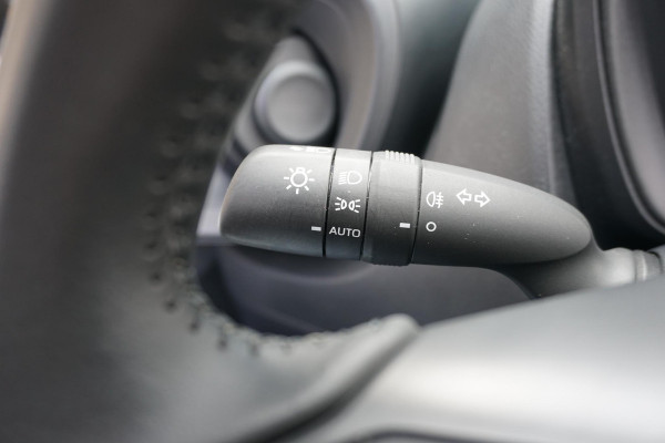 Toyota Aygo X 1.0 VVT-i MT Play + CAMERA / ADAPTIEVE CRUISE / CARPLAY