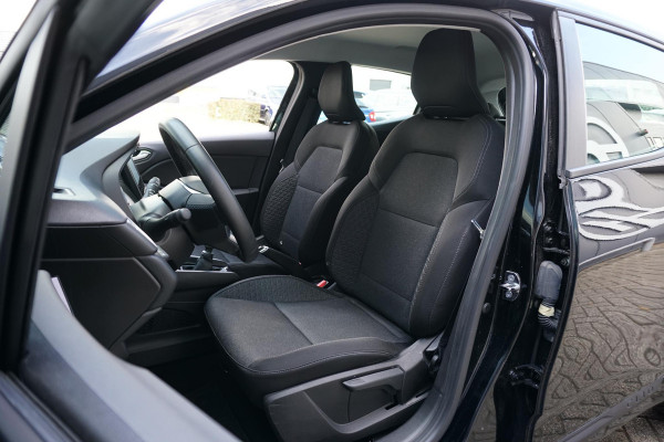 Renault Clio 1.0 TCe Zen + CARPLAY / PDC / NAVIGATIE