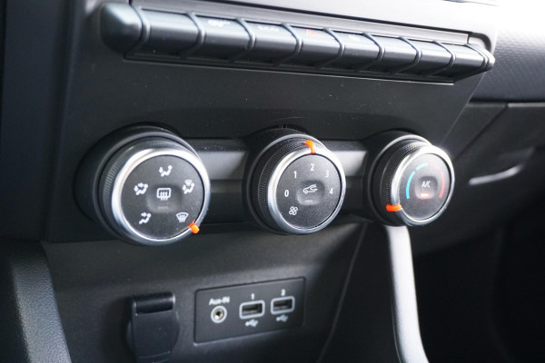 Renault Clio 1.0 TCe Zen + CARPLAY / PDC / NAVIGATIE