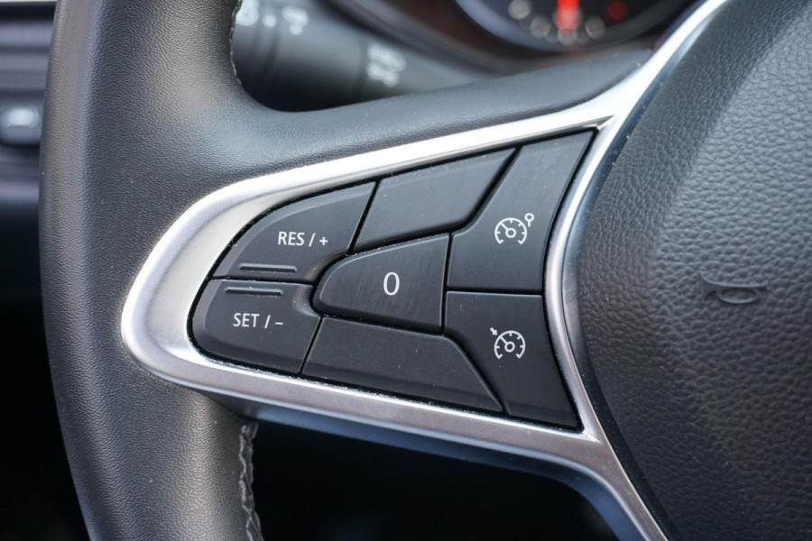 Renault Clio 1.0 TCe Zen + CARPLAY / PDC / NAVIGATIE