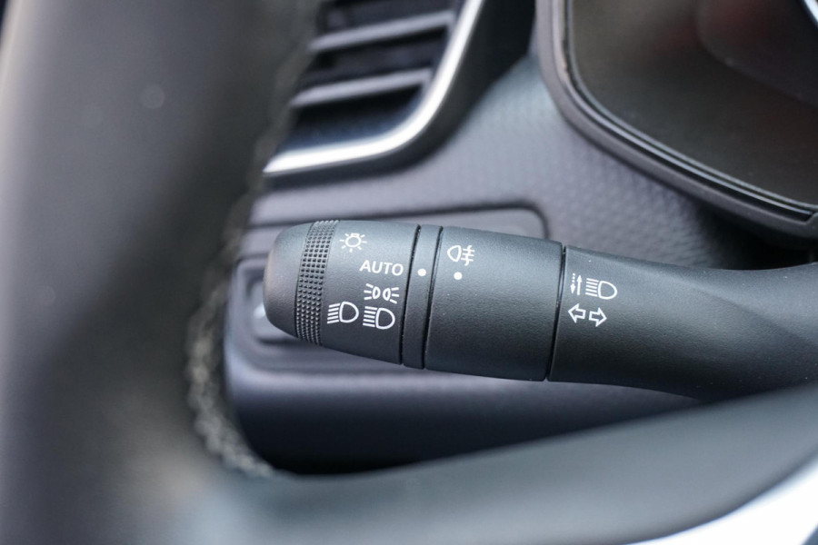 Renault Clio 1.0 TCe Zen + CARPLAY / PDC / NAVIGATIE