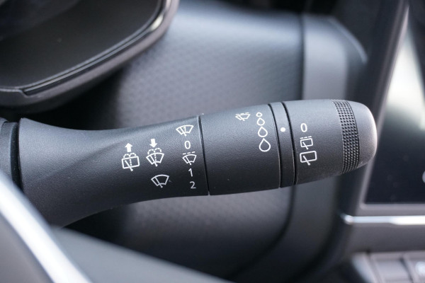 Renault Clio 1.0 TCe Zen + CARPLAY / PDC / NAVIGATIE