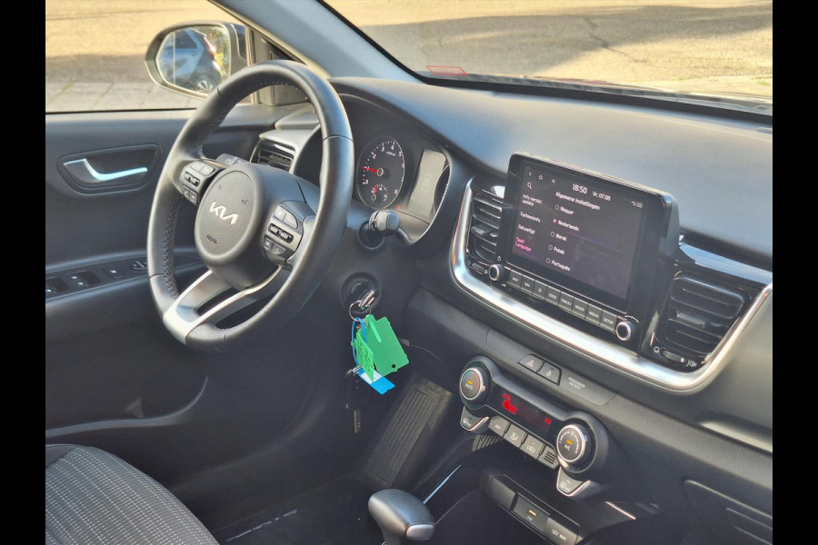Kia Stonic 1.0 T-GDi Automaat DynamicLine | Stoel + Stuurverwarming, Navigatie, Parkeersensoren, Camera, Climate control