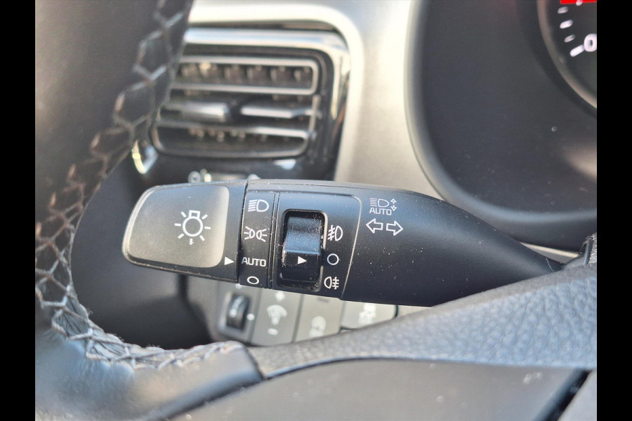 Kia Stonic 1.0 T-GDi Automaat DynamicLine | Stoel + Stuurverwarming, Navigatie, Parkeersensoren, Camera, Climate control