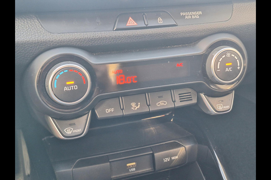 Kia Stonic 1.0 T-GDi Automaat DynamicLine | Stoel + Stuurverwarming, Navigatie, Parkeersensoren, Camera, Climate control