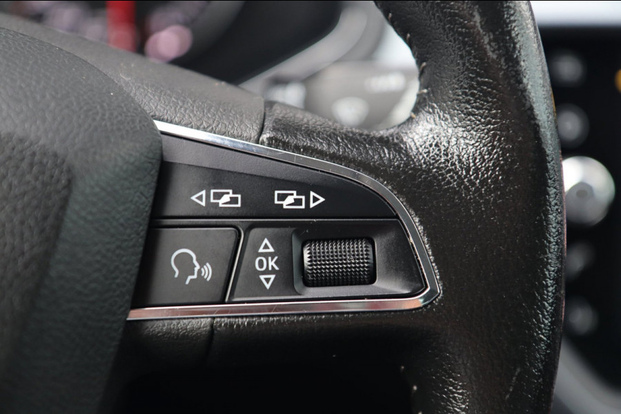 Seat Arona 1.0 TSI / ACC / CAMERA / KEYLESS / STOELVERW / CARPLAY / DODEHOEK