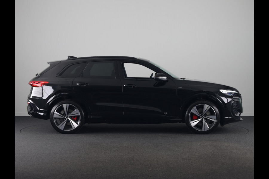 Audi Q5 S edition Competition e-hybrid 367 pk | MMI experience plus met B&O | Trekhaak, elektr. wegklapbaar | Panorama-glasdak | MMI bijrijdersdisplay |