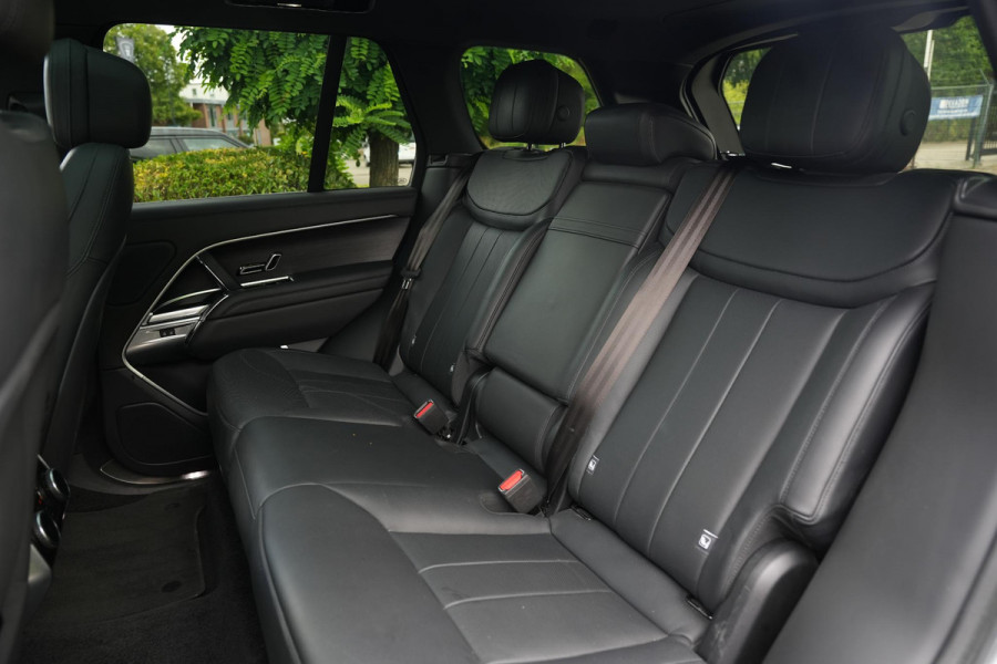Land Rover Range Rover 3.0 P510e HSE PHEV 510 pk koelbox elektrische trekhaak 22" achterasbesturing zeer complete HSE-uitrusting