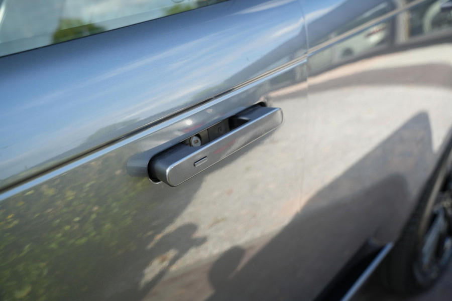 Land Rover Range Rover 3.0 P510e HSE PHEV 510 pk koelbox elektrische trekhaak 22" achterasbesturing zeer complete HSE-uitrusting