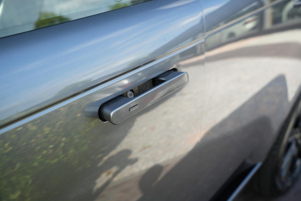 Land Rover Range Rover 3.0 P510e HSE PHEV 510 pk koelbox elektrische trekhaak 22" achterasbesturing zeer complete HSE-uitrusting
