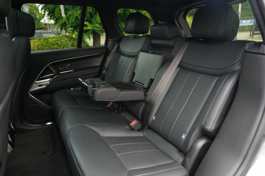 Land Rover Range Rover 3.0 P510e HSE PHEV 510 pk koelbox elektrische trekhaak 22" achterasbesturing zeer complete HSE-uitrusting