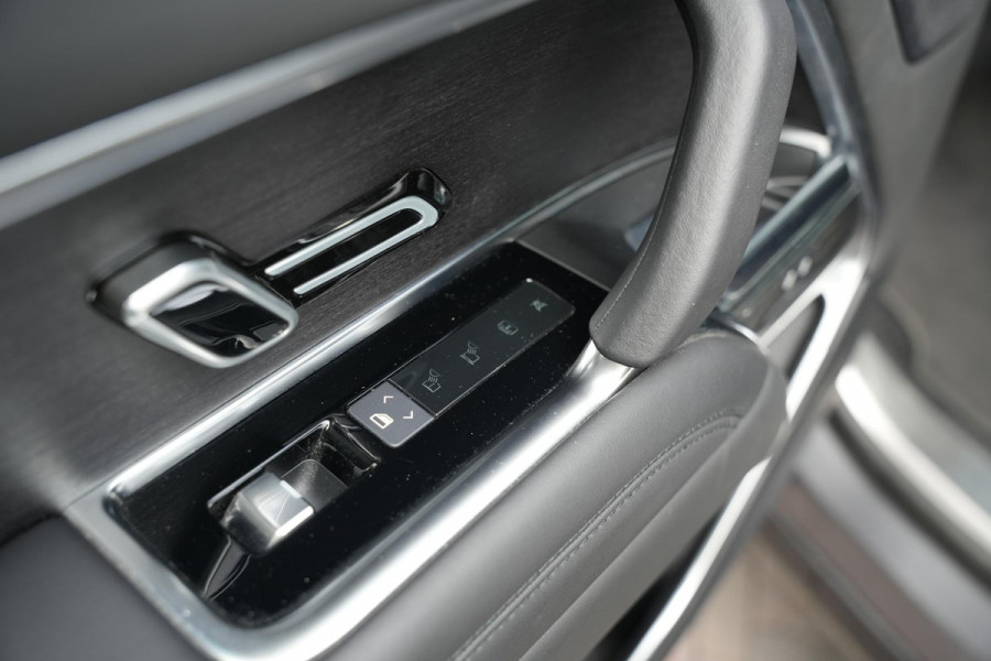 Land Rover Range Rover 3.0 P510e HSE PHEV 510 pk koelbox elektrische trekhaak 22" achterasbesturing zeer complete HSE-uitrusting