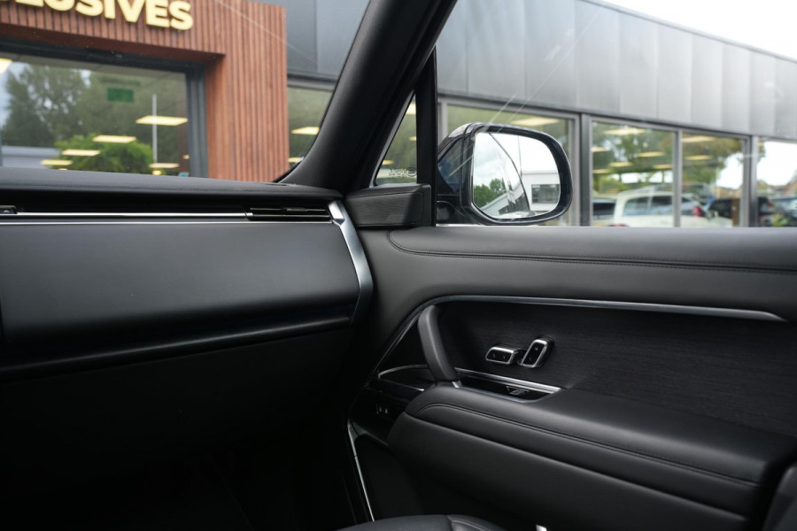 Land Rover Range Rover 3.0 P510e HSE PHEV 510 pk koelbox elektrische trekhaak 22" achterasbesturing zeer complete HSE-uitrusting