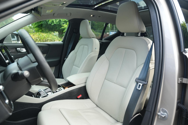 Volvo XC40 1.5 T4 Plug-in hybrid Ultimate Bright Panoramadak Leer Harman/Kardon