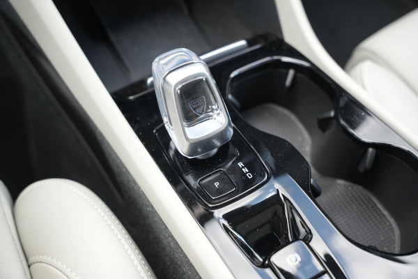 Volvo XC40 1.5 T4 Plug-in hybrid Ultimate Bright Panoramadak Leer Harman/Kardon