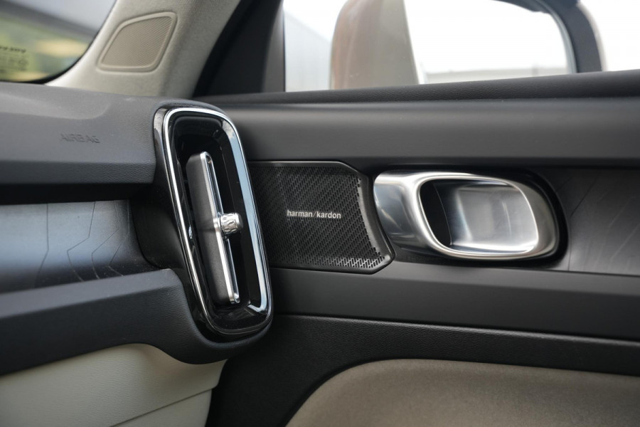 Volvo XC40 1.5 T4 Plug-in hybrid Ultimate Bright Panoramadak Leer Harman/Kardon
