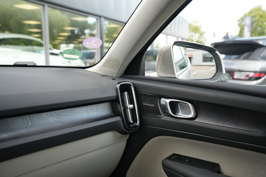 Volvo XC40 1.5 T4 Plug-in hybrid Ultimate Bright Panoramadak Leer Harman/Kardon