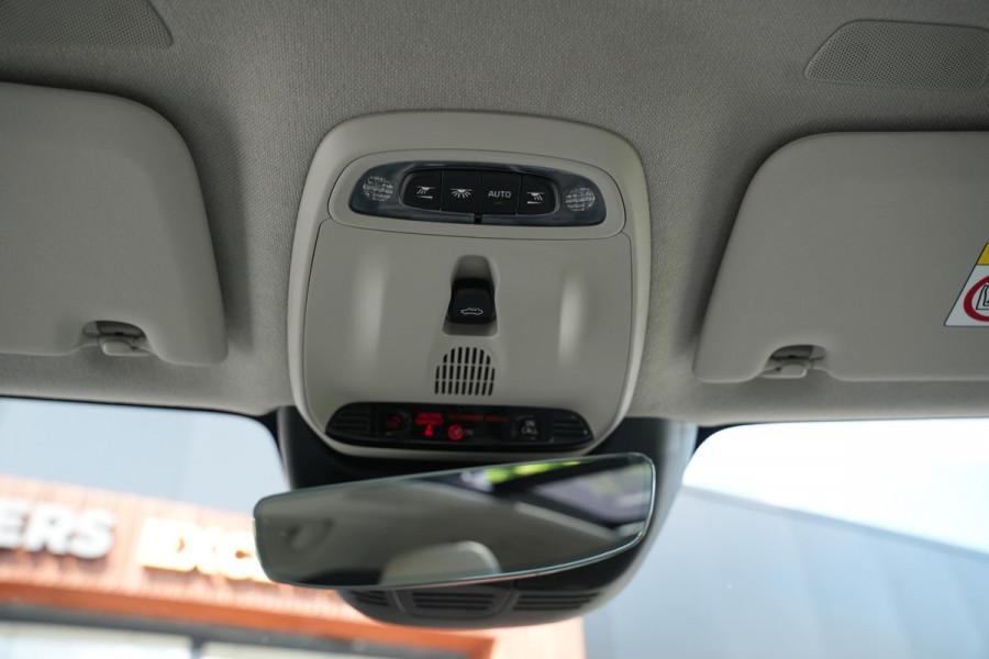 Volvo XC40 1.5 T4 Plug-in hybrid Ultimate Bright Panoramadak Leer Harman/Kardon