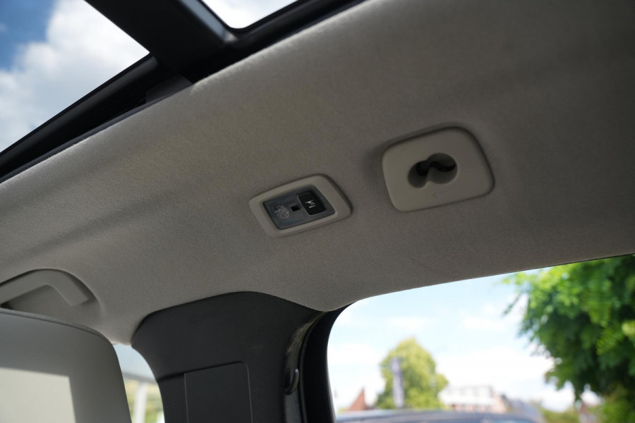 Volvo XC40 1.5 T4 Plug-in hybrid Ultimate Bright Panoramadak Leer Harman/Kardon