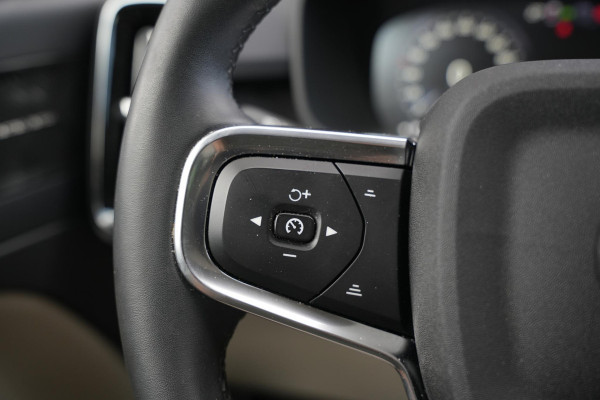 Volvo XC40 1.5 T4 Plug-in hybrid Ultimate Bright Panoramadak Leer Harman/Kardon