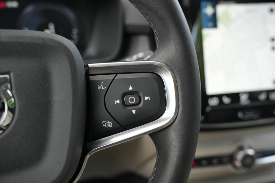 Volvo XC40 1.5 T4 Plug-in hybrid Ultimate Bright Panoramadak Leer Harman/Kardon