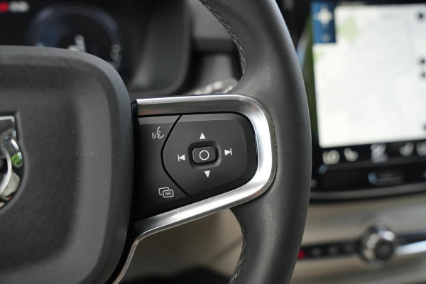 Volvo XC40 1.5 T4 Plug-in hybrid Ultimate Bright Panoramadak Leer Harman/Kardon