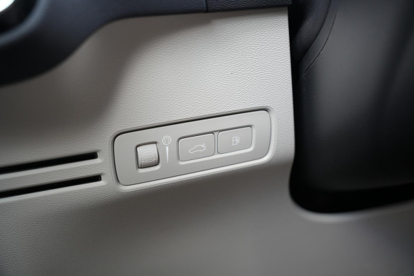Volvo XC40 1.5 T4 Plug-in hybrid Ultimate Bright Panoramadak Leer Harman/Kardon