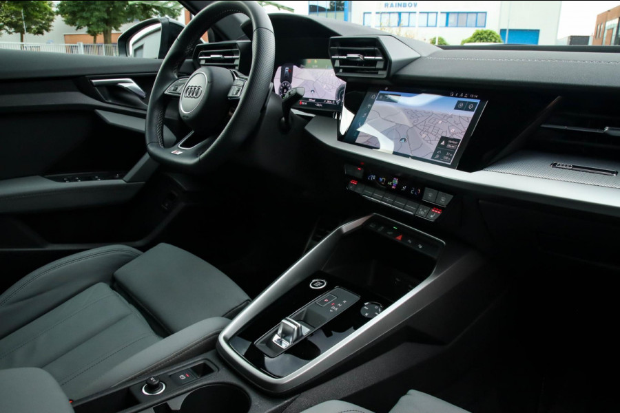 Audi A3 Sportback 40 TFSI e PHEV S Edition S-line 204pk S-Tronic! 1e|DLR|Kuipstoelen|Virtual Cockpit|Panoramadak|LED Matrix|Black
