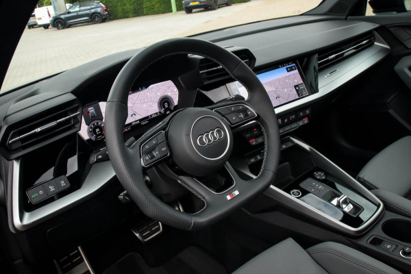 Audi A3 Sportback 40 TFSI e PHEV S Edition S-line 204pk S-Tronic! 1e|DLR|Kuipstoelen|Virtual Cockpit|Panoramadak|LED Matrix|Black