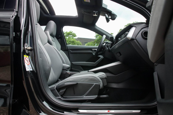 Audi A3 Sportback 40 TFSI e PHEV S Edition S-line 204pk S-Tronic! 1e|DLR|Kuipstoelen|Virtual Cockpit|Panoramadak|LED Matrix|Black