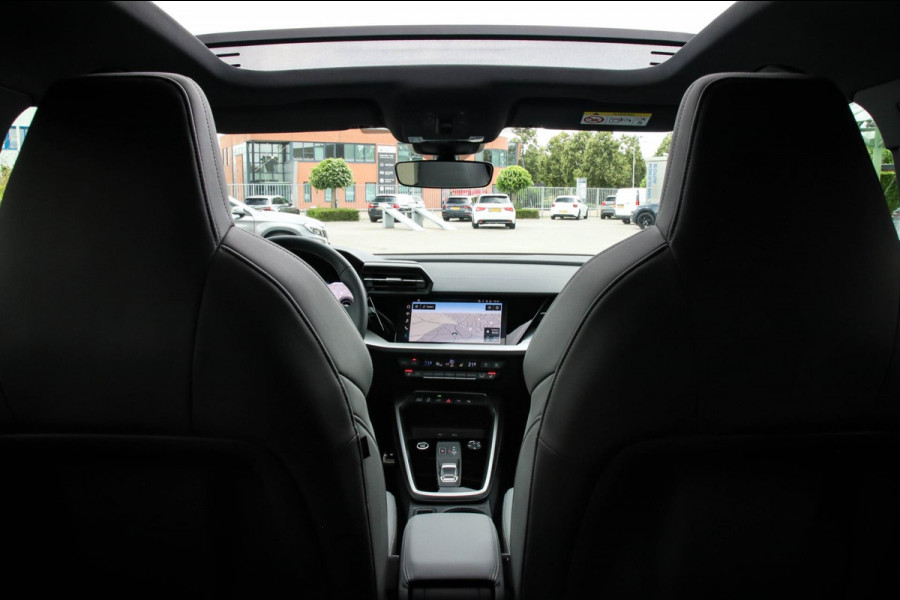 Audi A3 Sportback 40 TFSI e PHEV S Edition S-line 204pk S-Tronic! 1e|DLR|Kuipstoelen|Virtual Cockpit|Panoramadak|LED Matrix|Black