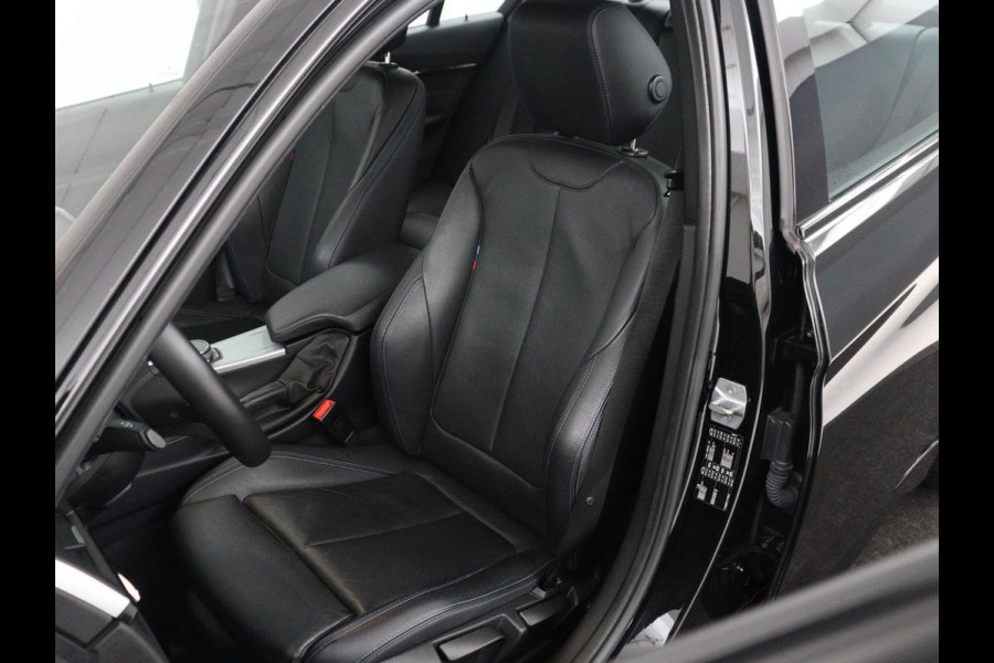 BMW 3 Serie 318i Edition M Sport Shadow Executive | Leder | Stoelverwarming | Cruise control | Navigatie | Park assist | Climate control