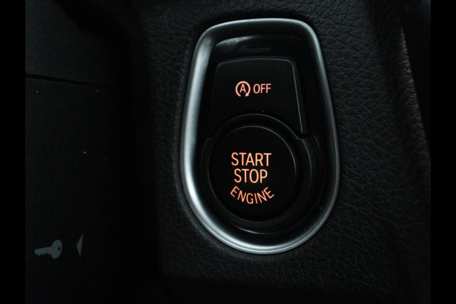 BMW 3 Serie 318i Edition M Sport Shadow Executive | Leder | Stoelverwarming | Cruise control | Navigatie | Park assist | Climate control