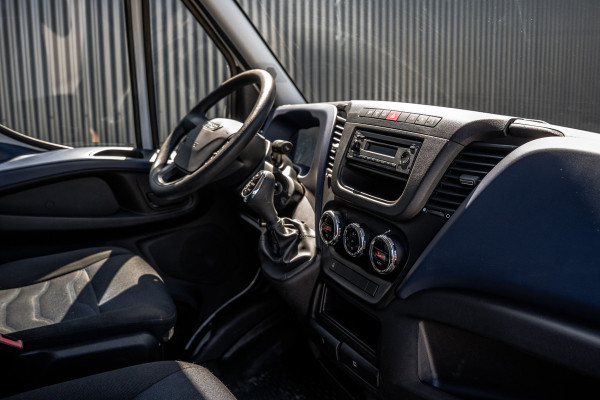 Iveco Daily 35C14 | L2H2 | Automaat | Trekhaak 3.5T | Elektr. Airco | Camera | Cruise