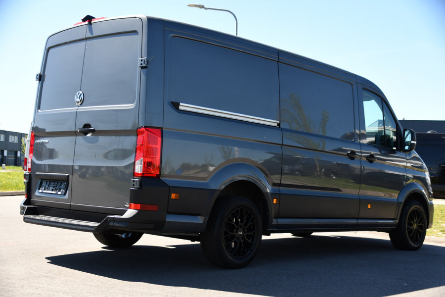 Volkswagen Crafter 35 2.0 TDI L3H2 Highline PB Edition Full Options! Adaptieve Cruise, Camera, Carplay, LED, Stuur verwarming, 177pk, Automaat, Multimedia, Stoelverwarming, Uniek!