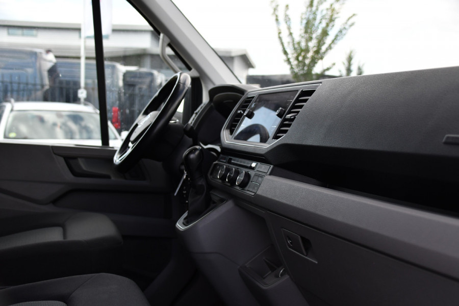 Volkswagen Crafter 35 2.0 TDI L3H2 Highline PB Edition Full Options! Adaptieve Cruise, Camera, Carplay, LED, Stuur verwarming, 177pk, Automaat, Multimedia, Stoelverwarming, Uniek!