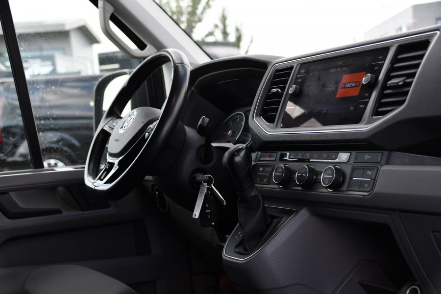 Volkswagen Crafter 35 2.0 TDI L3H2 Highline PB Edition Full Options! Adaptieve Cruise, Camera, Carplay, LED, Stuur verwarming, 177pk, Automaat, Multimedia, Stoelverwarming, Uniek!