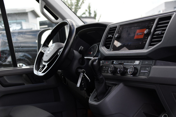 Volkswagen Crafter 35 2.0 TDI L3H2 Highline PB Edition Full Options! Adaptieve Cruise, Camera, Carplay, LED, Stuur verwarming, 177pk, Automaat, Multimedia, Stoelverwarming, Uniek!