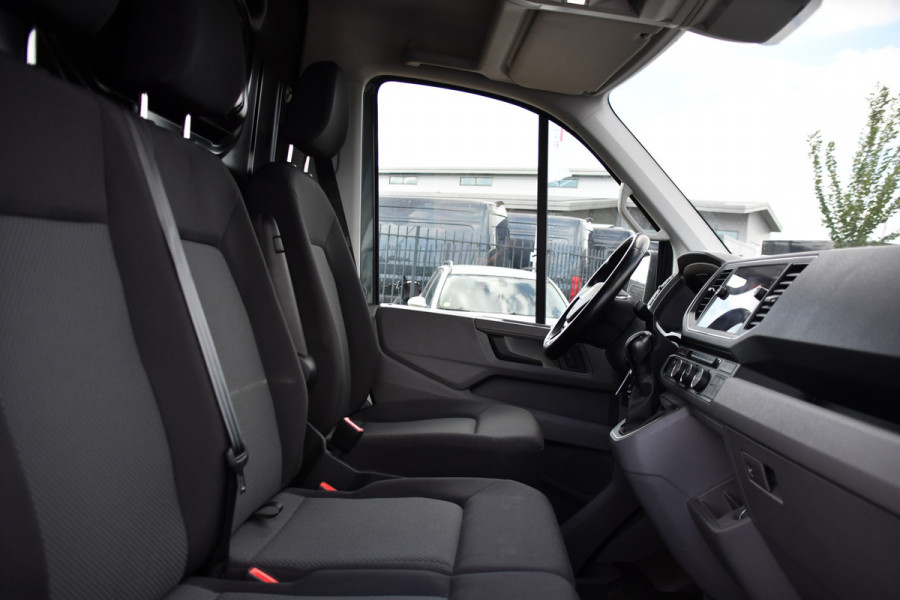 Volkswagen Crafter 35 2.0 TDI L3H2 Highline PB Edition Full Options! Adaptieve Cruise, Camera, Carplay, LED, Stuur verwarming, 177pk, Automaat, Multimedia, Stoelverwarming, Uniek!