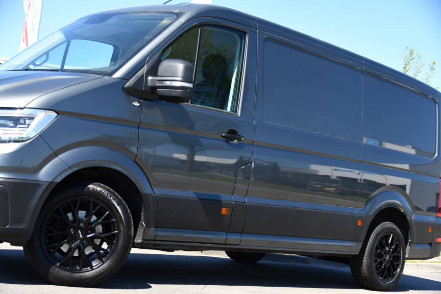 Volkswagen Crafter 35 2.0 TDI L3H2 Highline PB Edition Full Options! Adaptieve Cruise, Camera, Carplay, LED, Stuur verwarming, 177pk, Automaat, Multimedia, Stoelverwarming, Uniek!