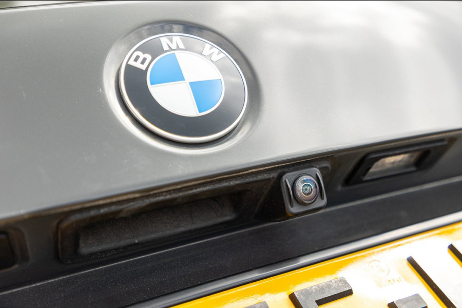 BMW 3-serie 318d 190 PK High Executive Edition Dravitgrau metallic I Leder I Led I HiFi I Head Up I Sportstoelen I NL Auto I NAP