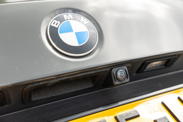 BMW 3-serie 318d 190 PK High Executive Edition Dravitgrau metallic I Leder I Led I HiFi I Head Up I Sportstoelen I NL Auto I NAP