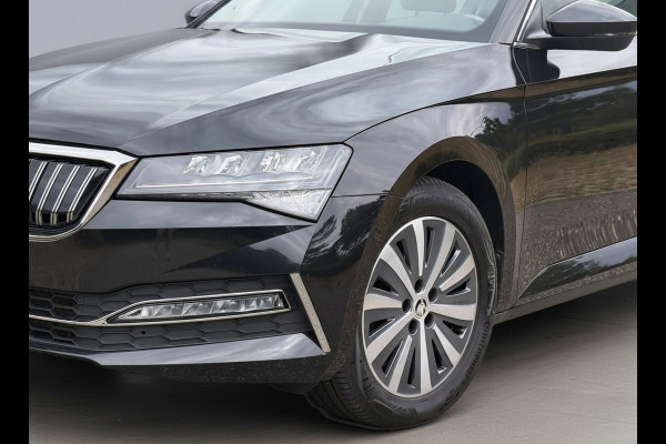 Škoda Superb Combi 1.4 TSI iV AUTOMAAT Business Edition Sport, digitaal cockpit, electrisch bedienbare trekhaak