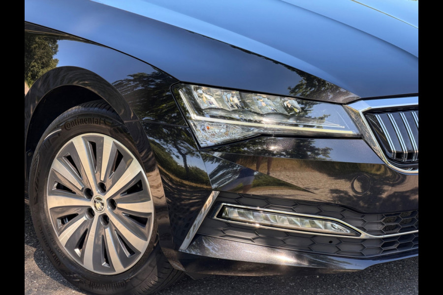 Škoda Superb Combi 1.4 TSI iV AUTOMAAT Business Edition Sport, digitaal cockpit, electrisch bedienbare trekhaak