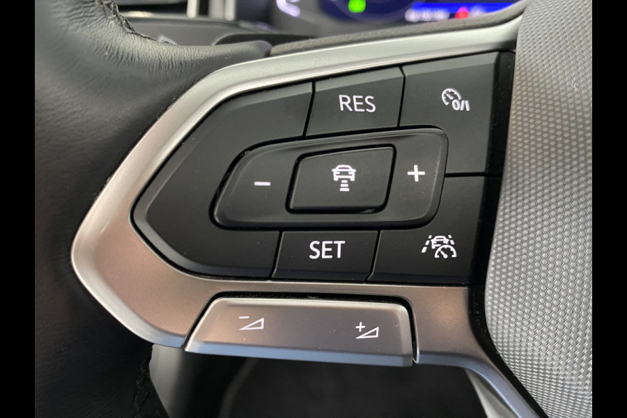 Volkswagen Polo 1.0 TSI R-Line Business DSG 110 PK Panoramadak / Camera /Carplay / Navigatie / IQ Light